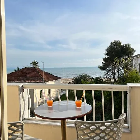 Lägenhet Sea View And Next To Promenade, Studio,1,1 And 2,1 *